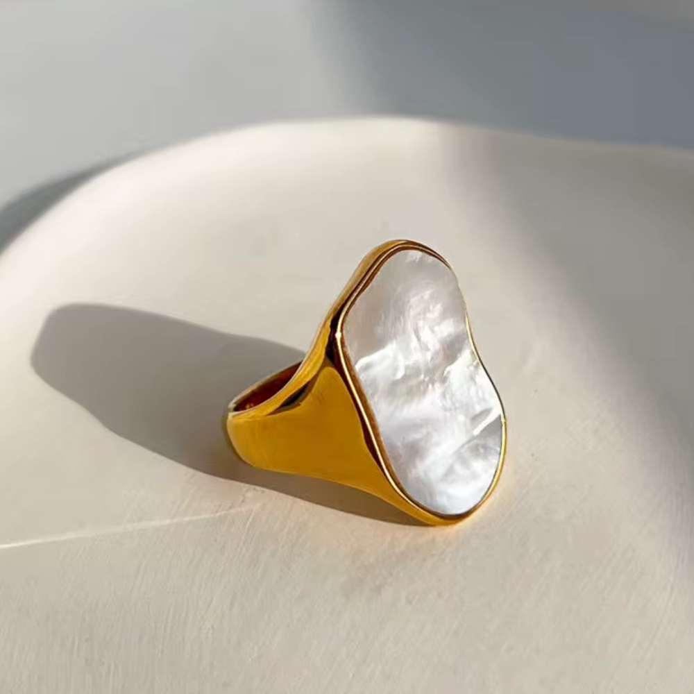 Bianca Ring