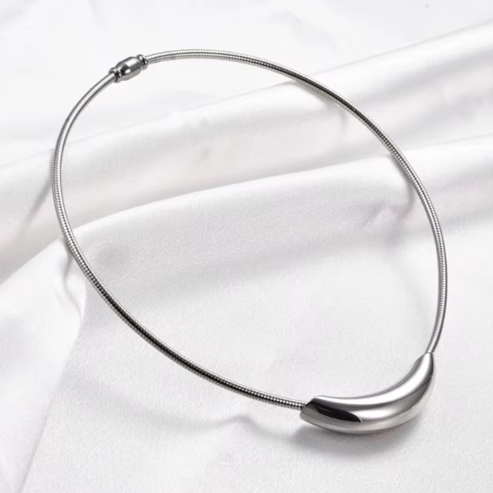 Luna Choker
